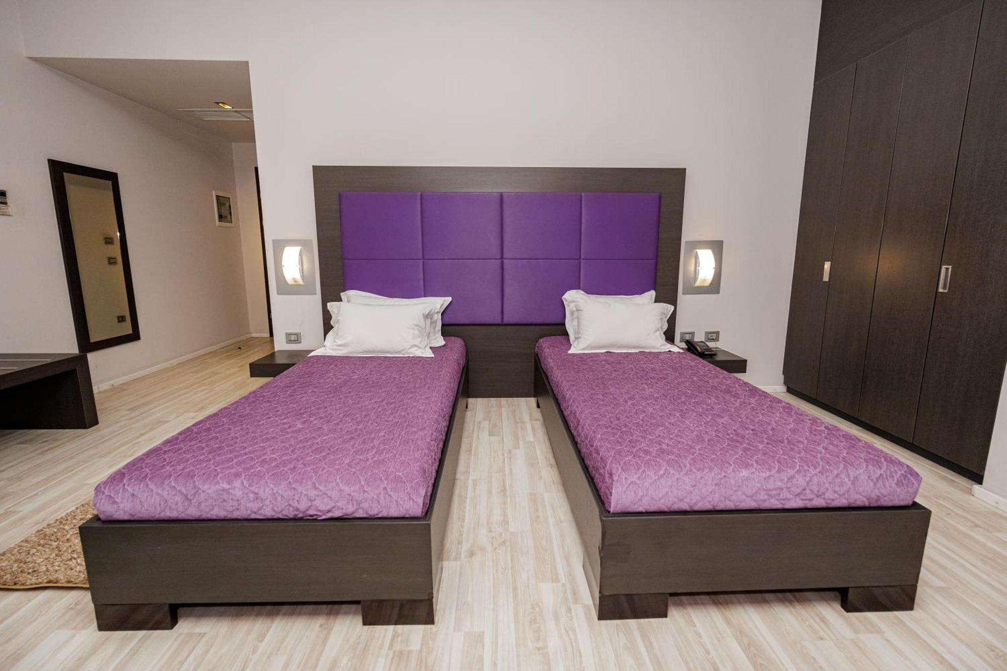 Sky Hotel 4*